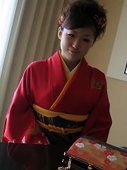 Asian slut in kimono